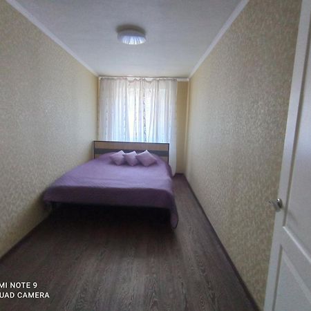 Центр Автовокзал 2 Кв Apartaments Dnipro Oda fotoğraf